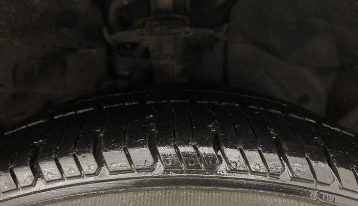 2016 Ford Figo Aspire TREND 1.5 DIESEL, Diesel, Manual, 83,760 km, Right Front Tyre Tread