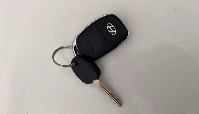 2021 Hyundai GRAND I10 NIOS MAGNA 1.2 KAPPA VTVT, Petrol, Manual, 71,495 km, Key Close Up