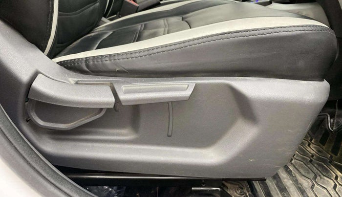 2020 Hyundai GRAND I10 NIOS SPORTZ AMT 1.2 KAPPA VTVT, Petrol, Automatic, 92,746 km, Driver Side Adjustment Panel