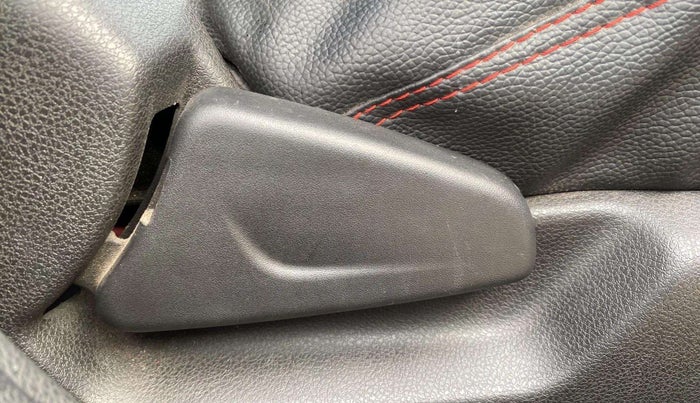2021 Renault Kwid RXL, Petrol, Manual, 27,120 km, Driver Side Adjustment Panel