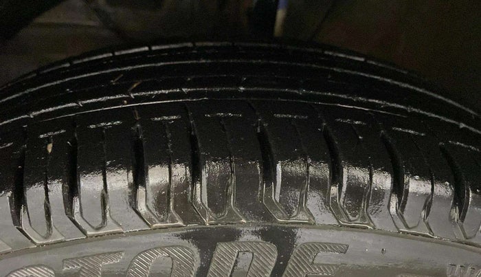 2017 Maruti Dzire VXI, Petrol, Manual, 13,476 km, Left Rear Tyre Tread