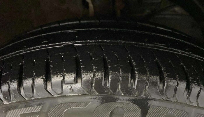 2017 Maruti Dzire VXI, Petrol, Manual, 13,476 km, Right Front Tyre Tread