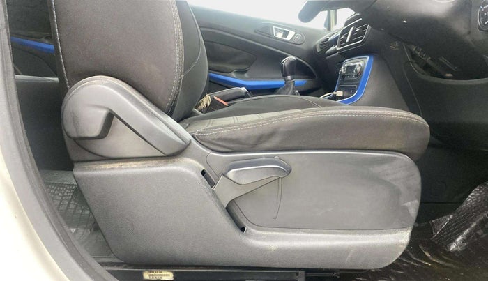 2018 Ford Ecosport TITANIUM 1.5L SIGNATURE EDITION (SUNROOF) DIESEL, Diesel, Manual, 69,591 km, Driver Side Adjustment Panel