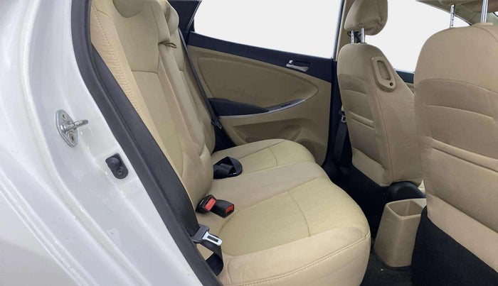 2016 Hyundai Verna 1.4 VTVT, Petrol, Manual, 71,589 km, Right Side Rear Door Cabin