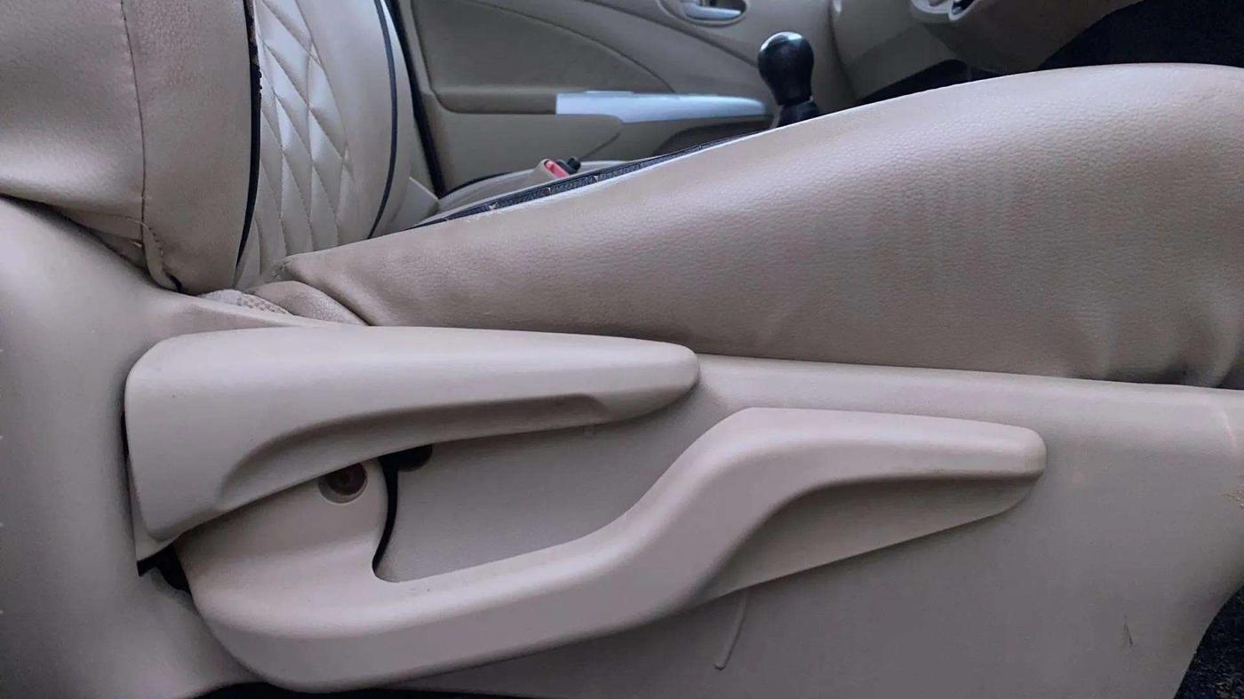 2019 Toyota Etios Liva V, Petrol, Manual, 56,960 km, Driver Side Adjustment Panel