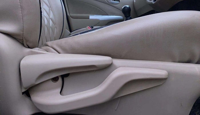 2019 Toyota Etios Liva V, Petrol, Manual, 56,960 km, Driver Side Adjustment Panel