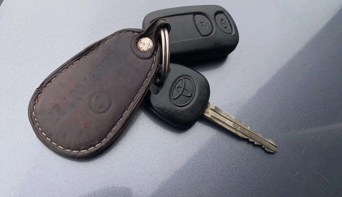 2019 Toyota Etios Liva V, Petrol, Manual, 56,960 km, Key Close Up