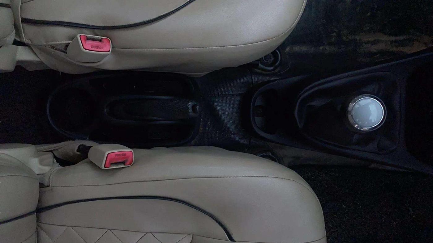 2019 Toyota Etios Liva V, Petrol, Manual, 56,960 km, Gear Lever