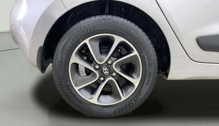 2017 Hyundai Grand i10 ASTA 1.2 KAPPA VTVT, Petrol, Manual, 1,02,494 km, Right Rear Wheel