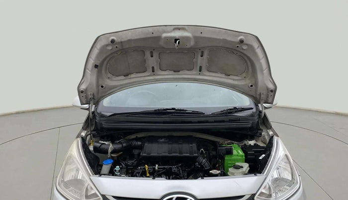 2017 Hyundai Grand i10 ASTA 1.2 KAPPA VTVT, Petrol, Manual, 1,02,494 km, Open Bonet