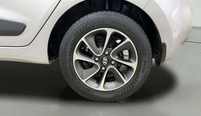 2017 Hyundai Grand i10 ASTA 1.2 KAPPA VTVT, Petrol, Manual, 1,02,494 km, Left Rear Wheel