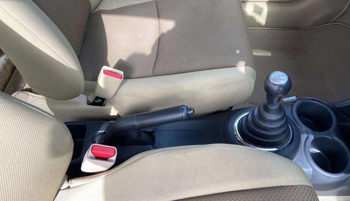 2013 Honda Brio V MT, Petrol, Manual, 52,459 km, Gear Lever