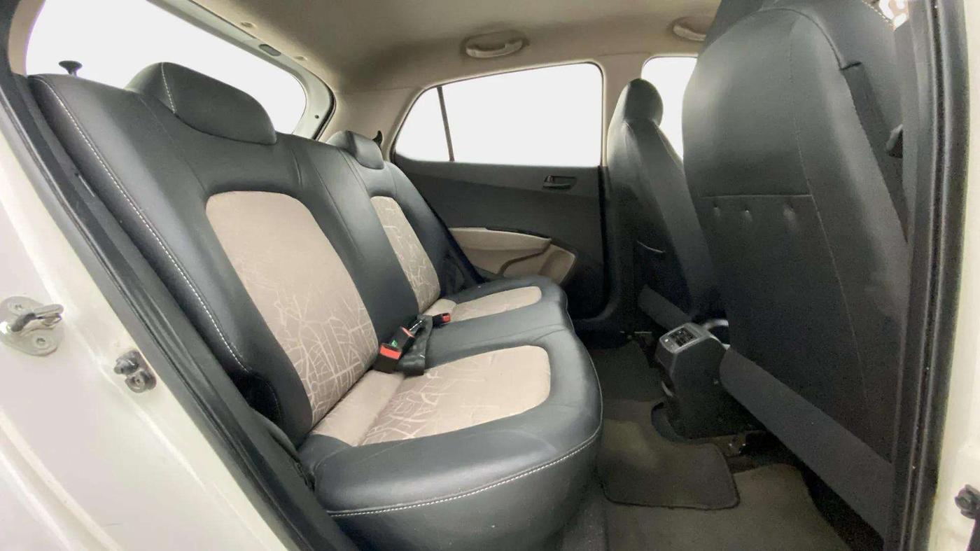 2013 Hyundai Grand i10 MAGNA 1.2 KAPPA VTVT, Petrol, Manual, 88,764 km, Right Side Rear Door Cabin