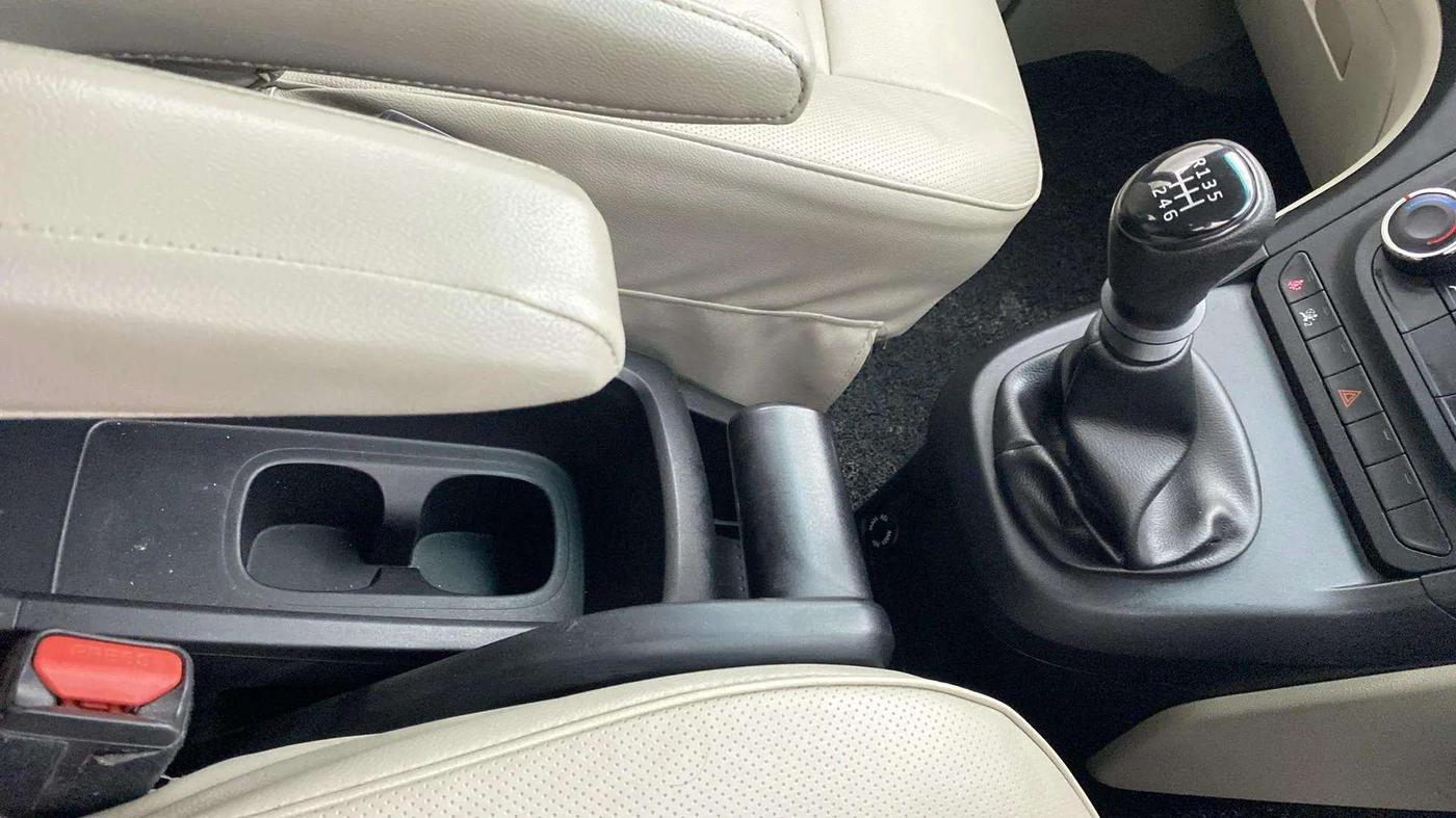 2019 Mahindra MARAZZO M2 7STR, Diesel, Manual, 53,028 km, Gear Lever