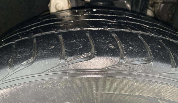 2019 Mahindra MARAZZO M2 7STR, Diesel, Manual, 52,452 km, Right Front Tyre Tread