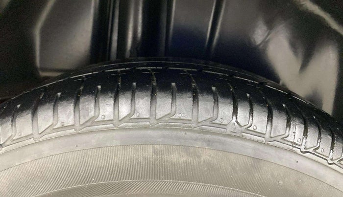2018 Maruti Ciaz SIGMA 1.4 MT PETROL, Petrol, Manual, 78,004 km, Right Rear Tyre Tread