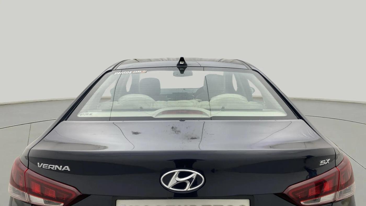 2021 Hyundai Verna SX 1.5 VTVT IVT, Petrol, Automatic, 37,061 km, Rear Windshield