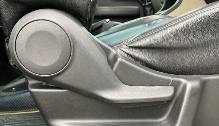 2019 Maruti New Wagon-R VXI 1.2, Petrol, Manual, 24,027 km, Driver Side Adjustment Panel