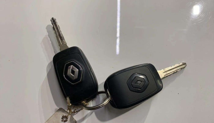 2021 Renault TRIBER RXT, Petrol, Manual, 45,148 km, Key Close Up