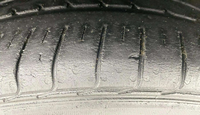 2019 Ford FREESTYLE TITANIUM 1.2 PETROL, Petrol, Manual, 36,728 km, Left Front Tyre Tread