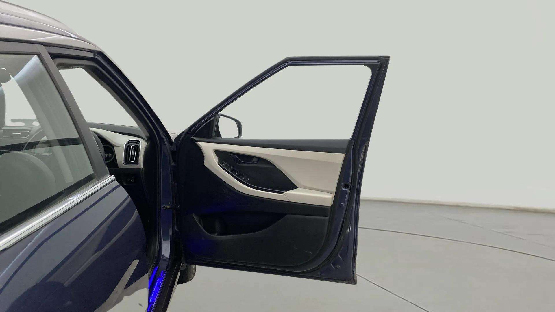 RHS-Front-Door-Open-32