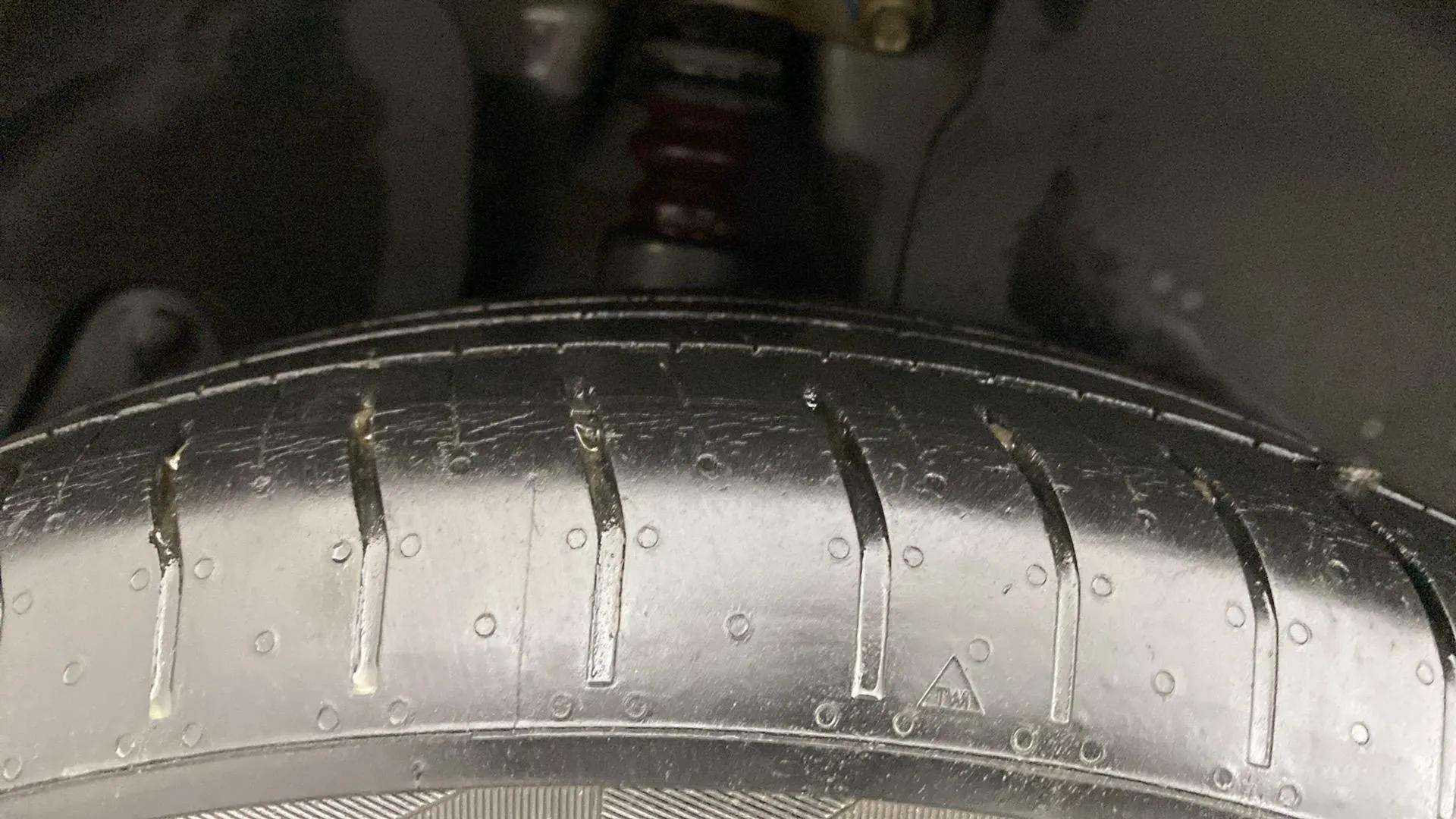 RHS-Rear-Tyre-Tread-19