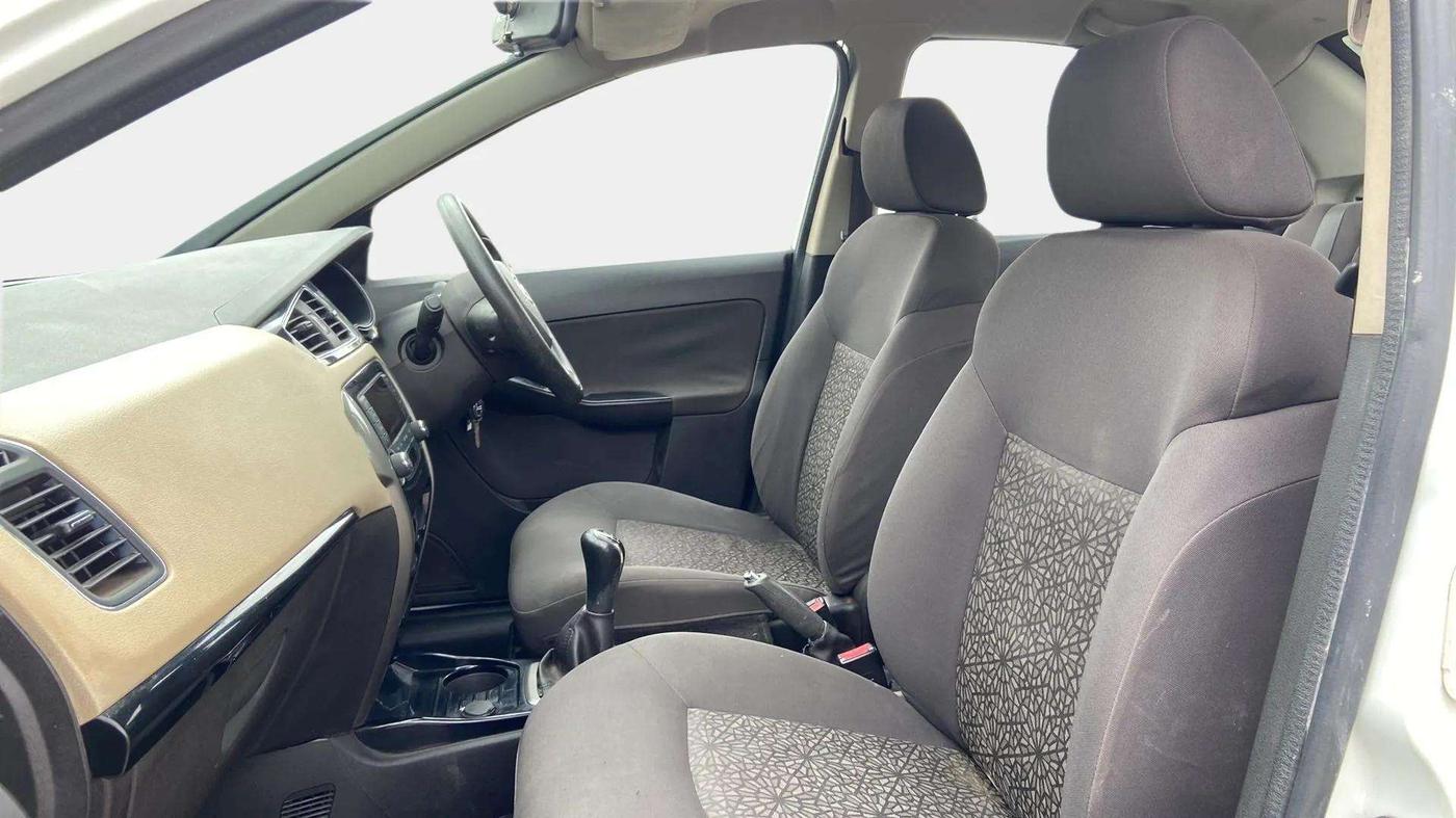 2014 Tata Zest XMS PETROL, Petrol, Manual, 64,734 km, Right Side Front Door Cabin