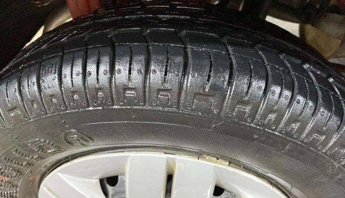 2018 Maruti Alto 800 LXI, Petrol, Manual, 13,919 km, Left Front Tyre Tread