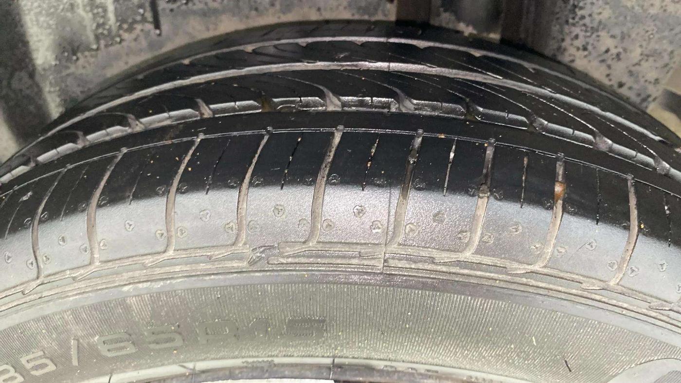 2023 Maruti Ciaz SIGMA 1.5 SHVS MT  PETROL, Petrol, Manual, 11,069 km, Left Rear Tyre Tread