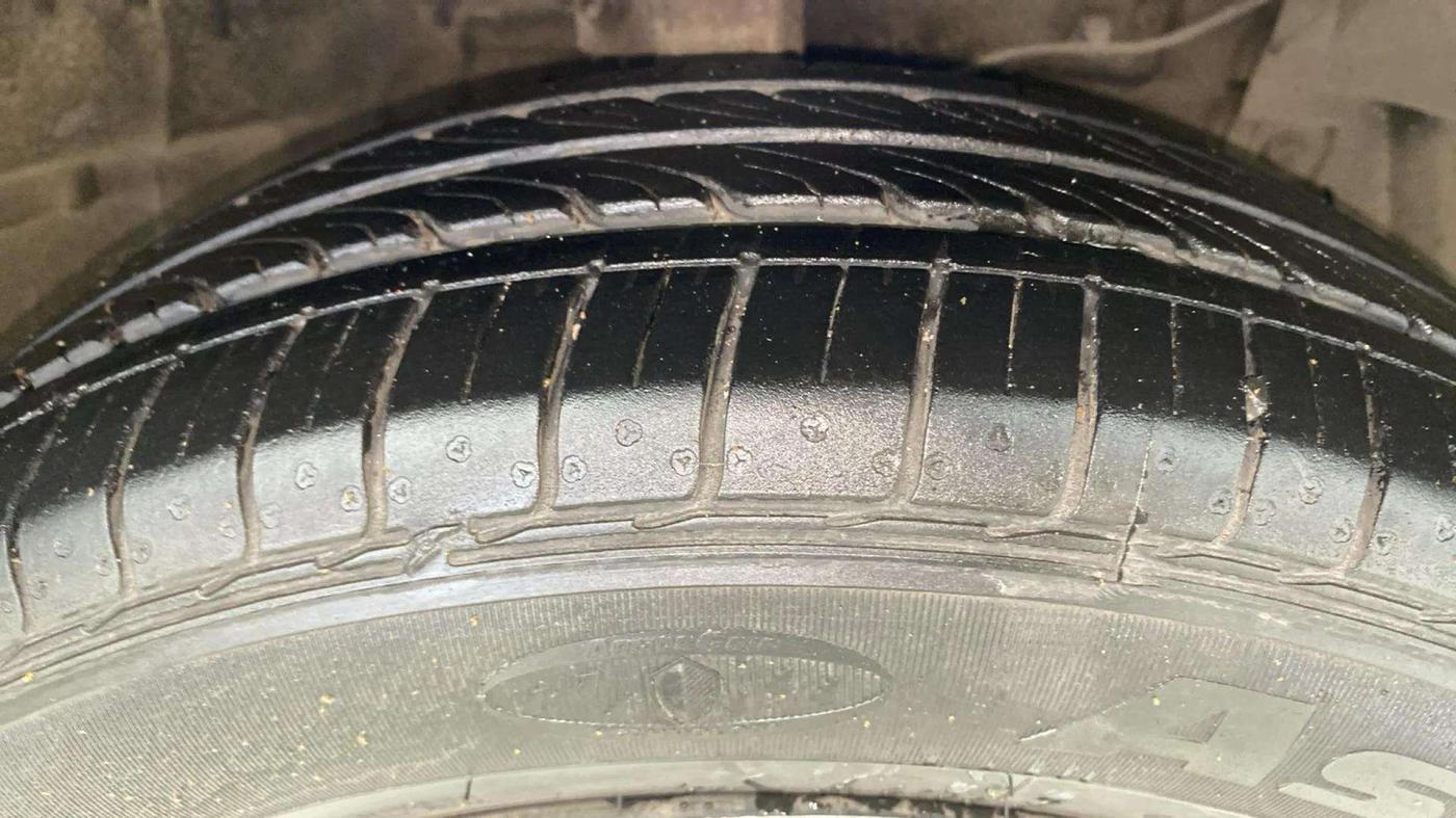 2023 Maruti Ciaz SIGMA 1.5 SHVS MT  PETROL, Petrol, Manual, 11,069 km, Right Front Tyre Tread