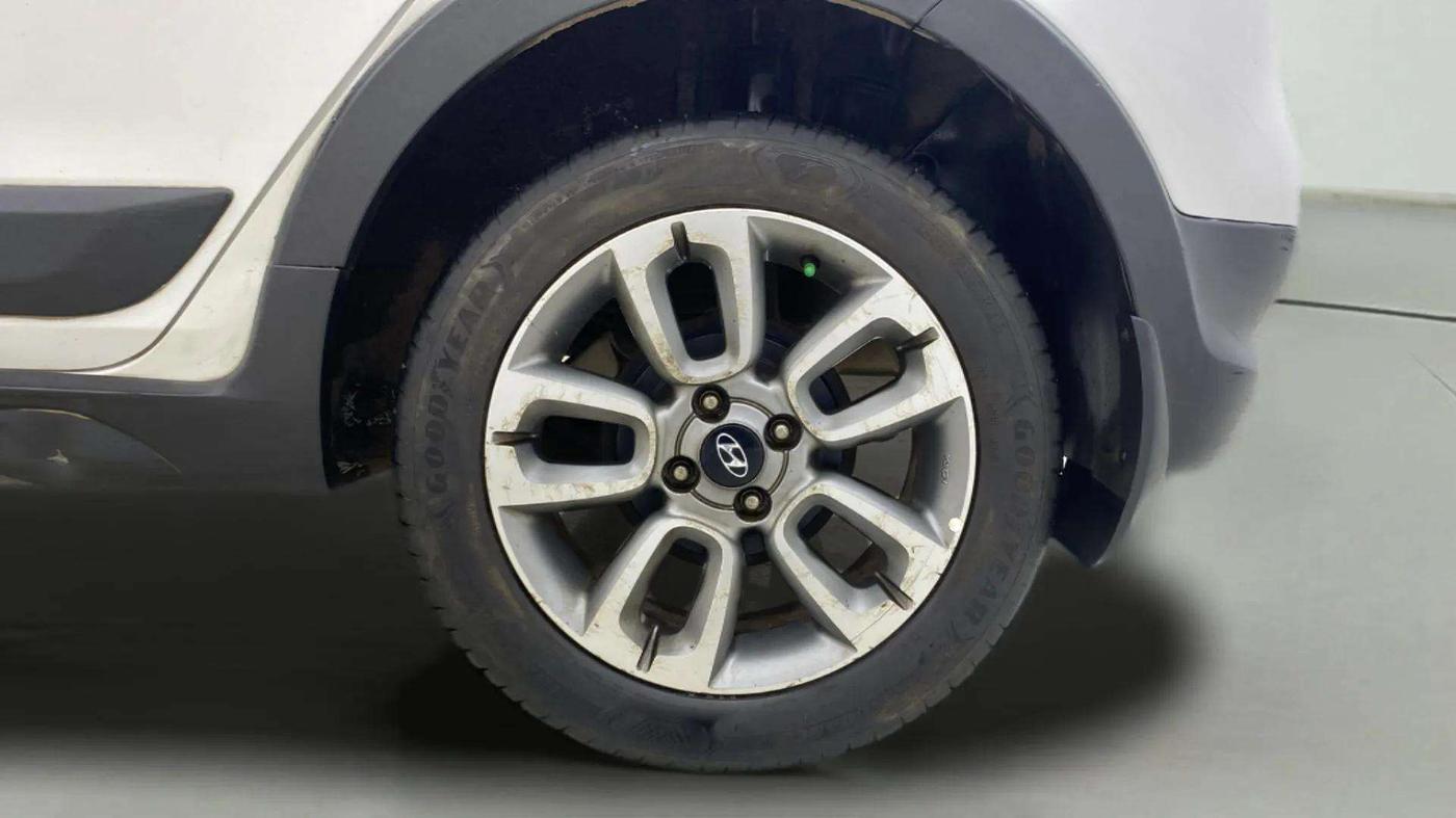 2015 Hyundai i20 Active 1.2 S, Petrol, Manual, 87,877 km, Left Rear Wheel