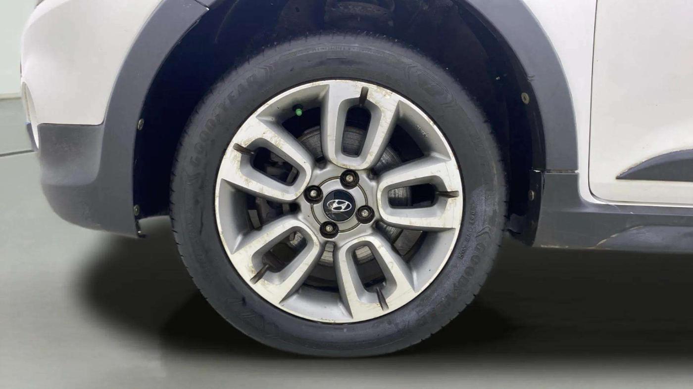 2015 Hyundai i20 Active 1.2 S, Petrol, Manual, 87,877 km, Left Front Wheel