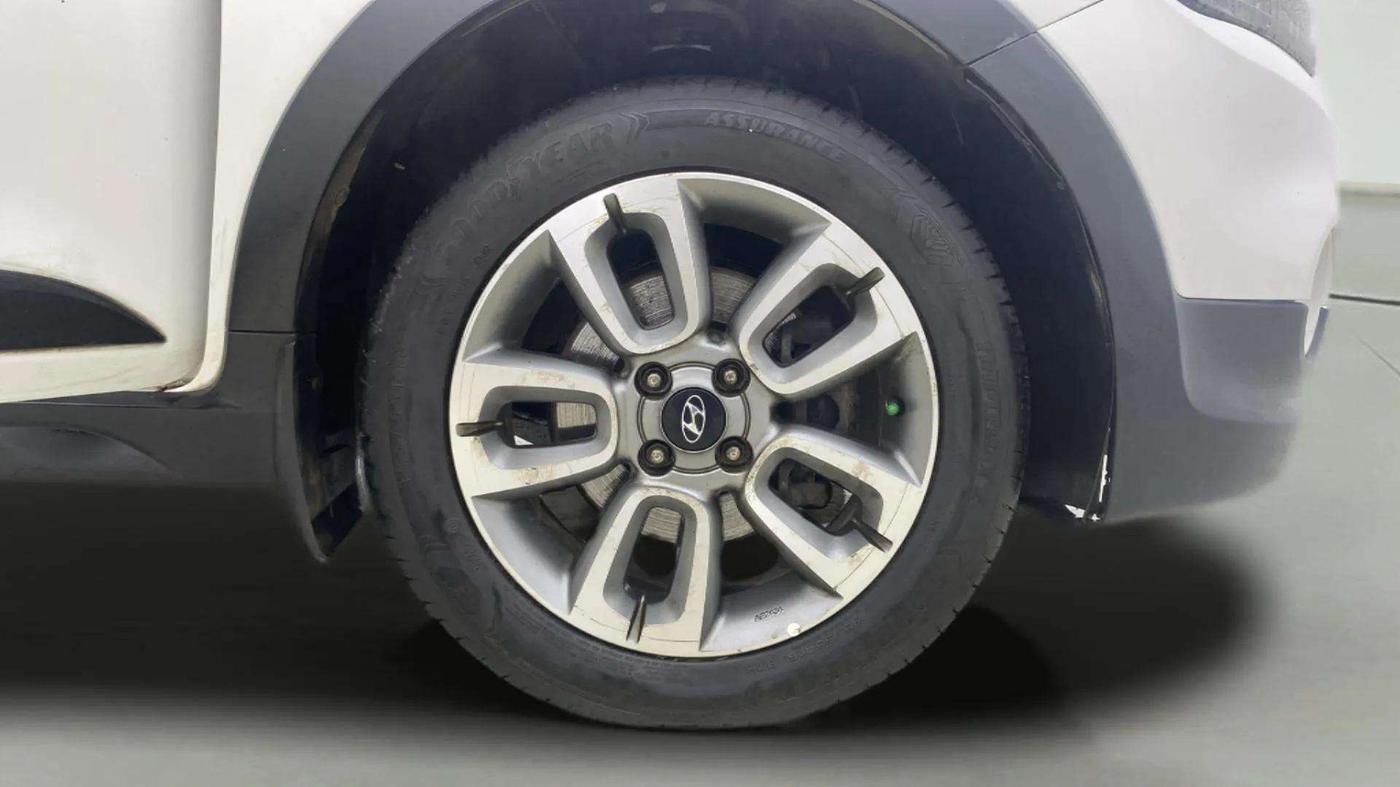 2015 Hyundai i20 Active 1.2 S, Petrol, Manual, 87,877 km, Right Front Wheel