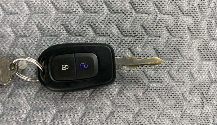 2021 Datsun Redi Go T(O) 1.0 AMT, Petrol, Automatic, 23,200 km, Key Close Up