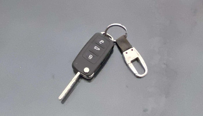 2019 Volkswagen Ameo HIGHLINE PLUS 1.0L 16 ALLOY, Petrol, Manual, 88,118 km, Key Close Up