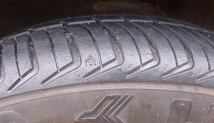 2015 Maruti Alto K10 VXI, Petrol, Manual, 51,578 km, Left Front Tyre Tread