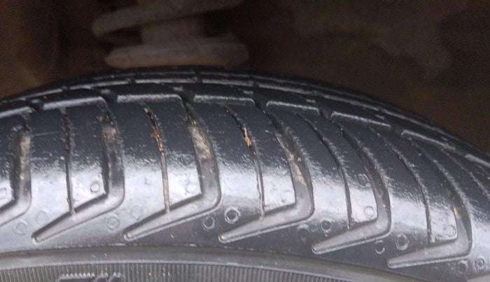 2015 Maruti Alto K10 VXI, Petrol, Manual, 51,578 km, Right Front Tyre Tread