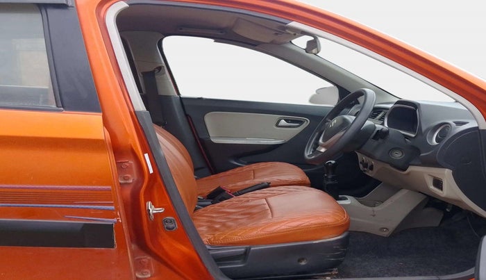 2015 Maruti Alto K10 VXI, Petrol, Manual, 51,578 km, Right Side Front Door Cabin