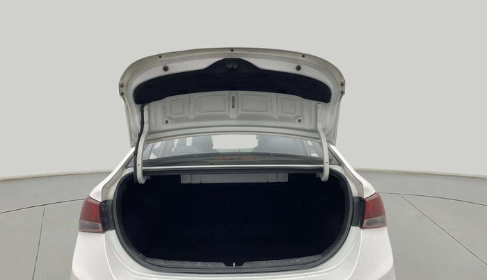 2018 Hyundai Verna 1.6 VTVT SX (O) AT, Petrol, Automatic, 60,936 km, Boot Door Open
