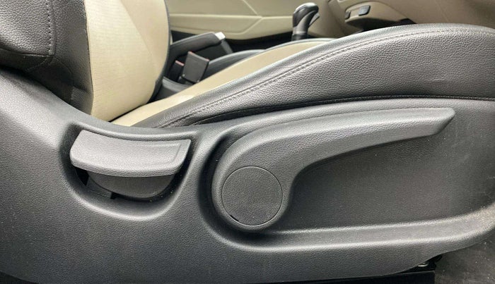 2018 Hyundai Verna 1.6 VTVT SX (O) AT, Petrol, Automatic, 60,936 km, Driver Side Adjustment Panel