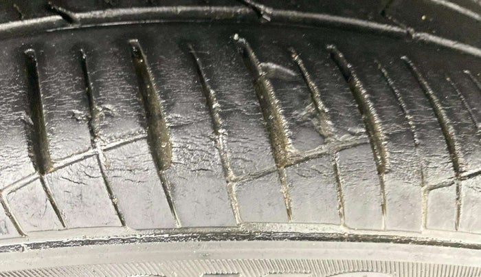 2018 Hyundai Verna 1.6 VTVT SX (O) AT, Petrol, Automatic, 60,936 km, Right Rear Tyre Tread