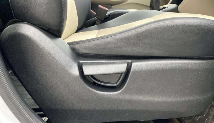2020 Hyundai NEW SANTRO MAGNA 1.1 CORPORATE EDITION, Petrol, Manual, 16,710 km, Driver Side Adjustment Panel