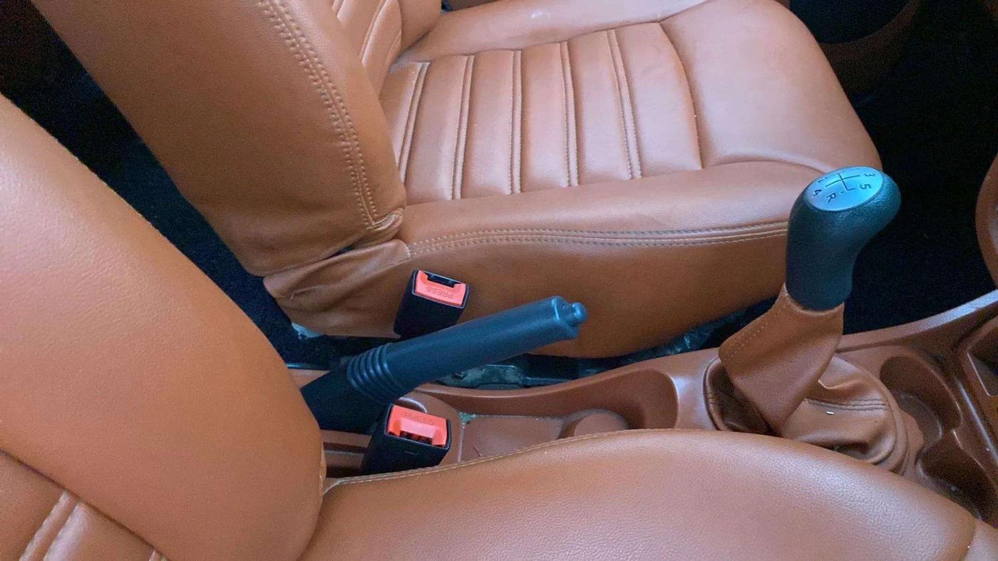 2019 Renault Duster RXE PETROL, Petrol, Manual, 30,405 km, Gear Lever