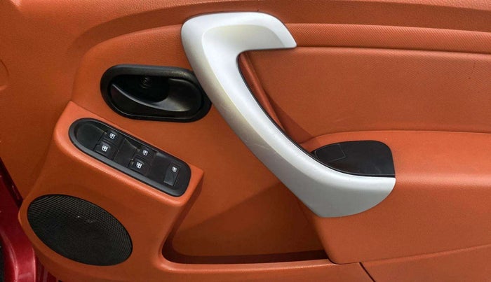 2019 Renault Duster RXE PETROL, Petrol, Manual, 30,362 km, Driver Side Door Panels Control