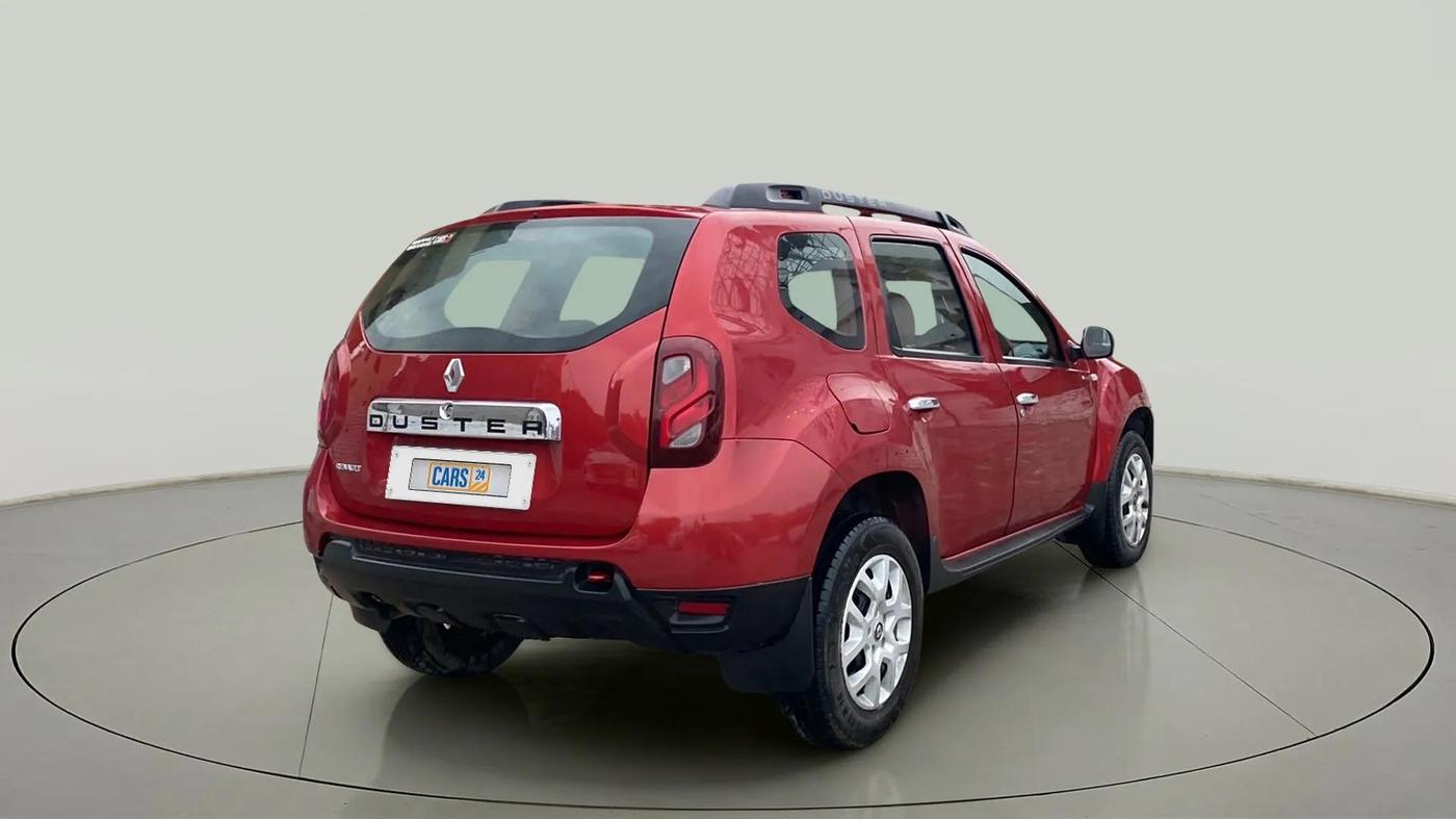 2019 Renault Duster RXE PETROL, Petrol, Manual, 30,405 km, Right Back Diagonal