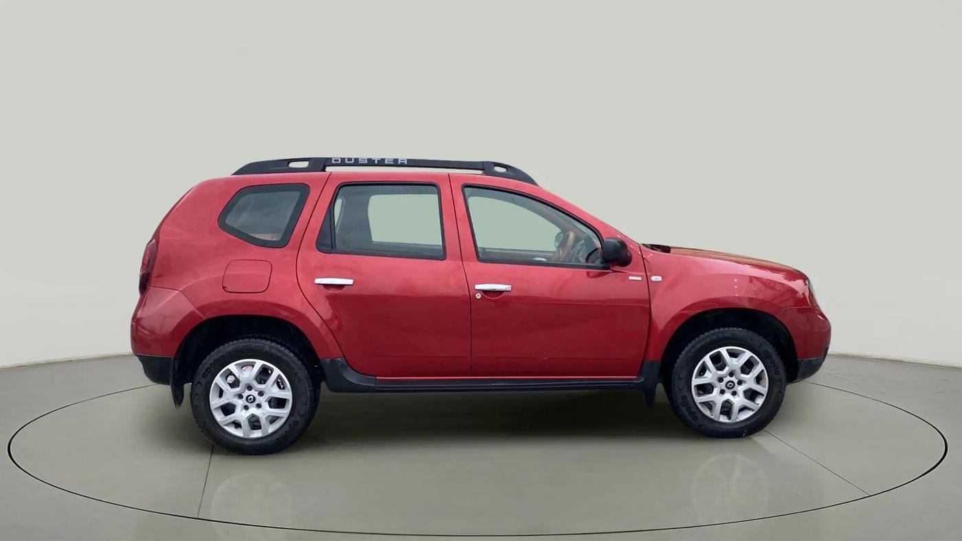 2019 Renault Duster RXE PETROL, Petrol, Manual, 30,405 km, Right Side View
