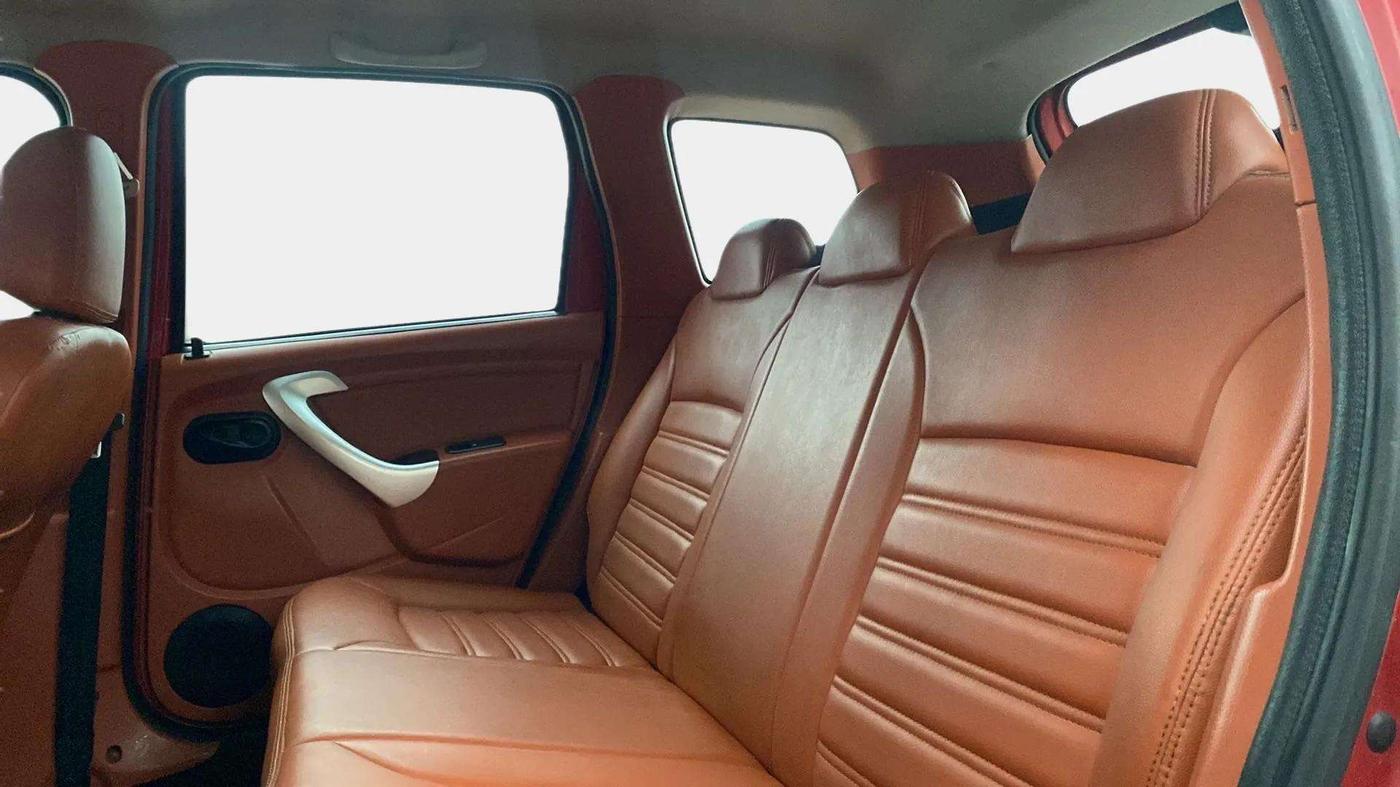 2019 Renault Duster RXE PETROL, Petrol, Manual, 30,405 km, Right Side Rear Door Cabin