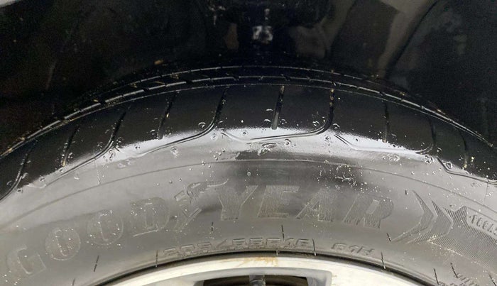 2024 Hyundai Verna  SX 1.5 MPI IVT, Petrol, Automatic, 8,427 km, Right Rear Tyre Tread