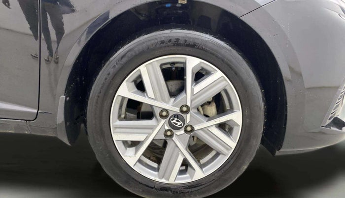 2024 Hyundai Verna  SX 1.5 MPI IVT, Petrol, Automatic, 8,427 km, Right Front Wheel