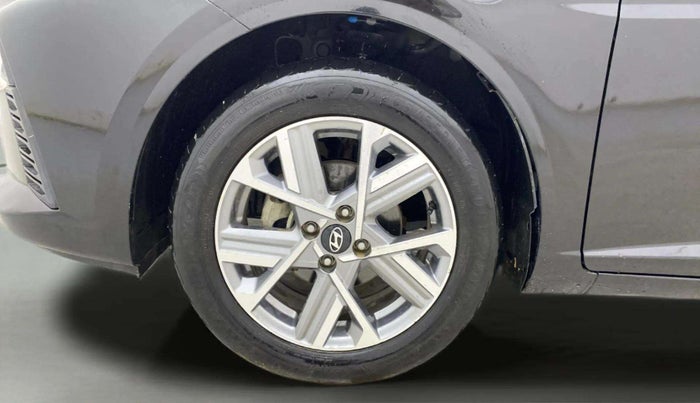 2024 Hyundai Verna  SX 1.5 MPI IVT, Petrol, Automatic, 8,427 km, Left Front Wheel